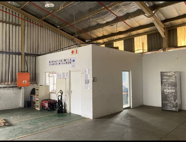 2,140M² FACTORY TO LET IN WESTMEAD